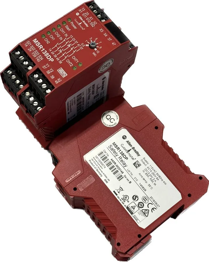 Реле безопасности Allen-Bradley Safety Relay 115VAC 440R-M23145. MSR138DP Guard