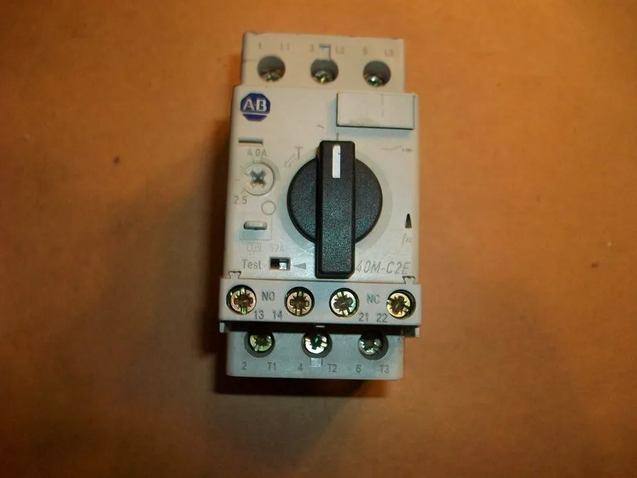 Автоматический выключатель Allen Bradley 140M-C2E-B40 Motor Protection Circuit B