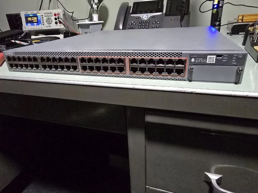 Коммутатор Juniper EX4300-48MP 48-Port Multi-Gigabit PoE+ Ethernet Switch