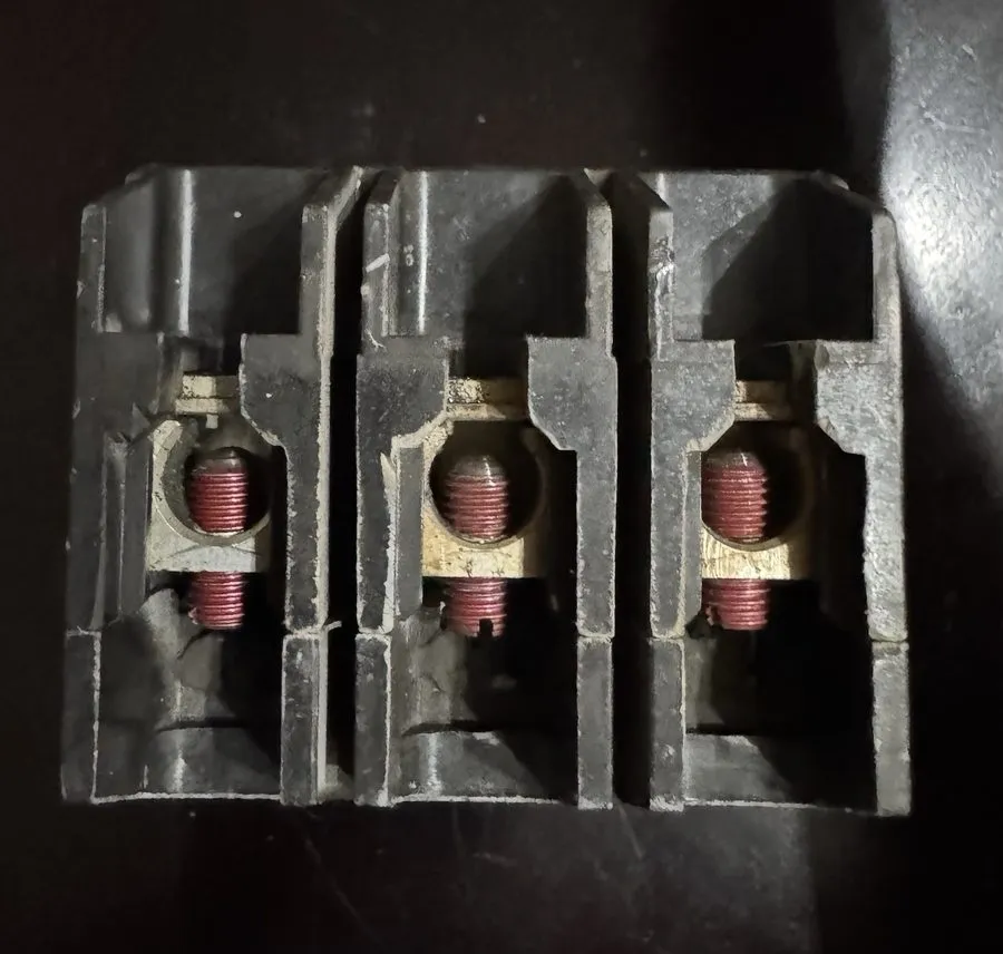 Автоматический выключатель GE TEY345 45A 3-Pole 480V Circuit Breaker Manual Trip — фото лота 2
