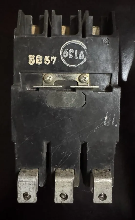 Автоматический выключатель GE TEY345 45A 3-Pole 480V Circuit Breaker Manual Trip — фото лота 3
