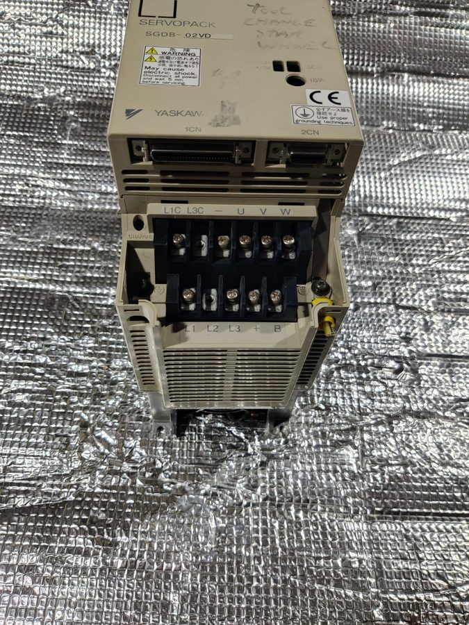 Сервопривод YASKAWA SGDB-05VDY1 SERVOPACK DRIVE