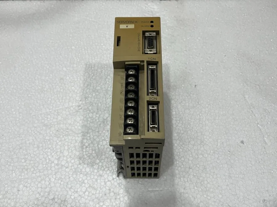 Сервопривод YASKAWA SERVOPACK SGDA-01AS