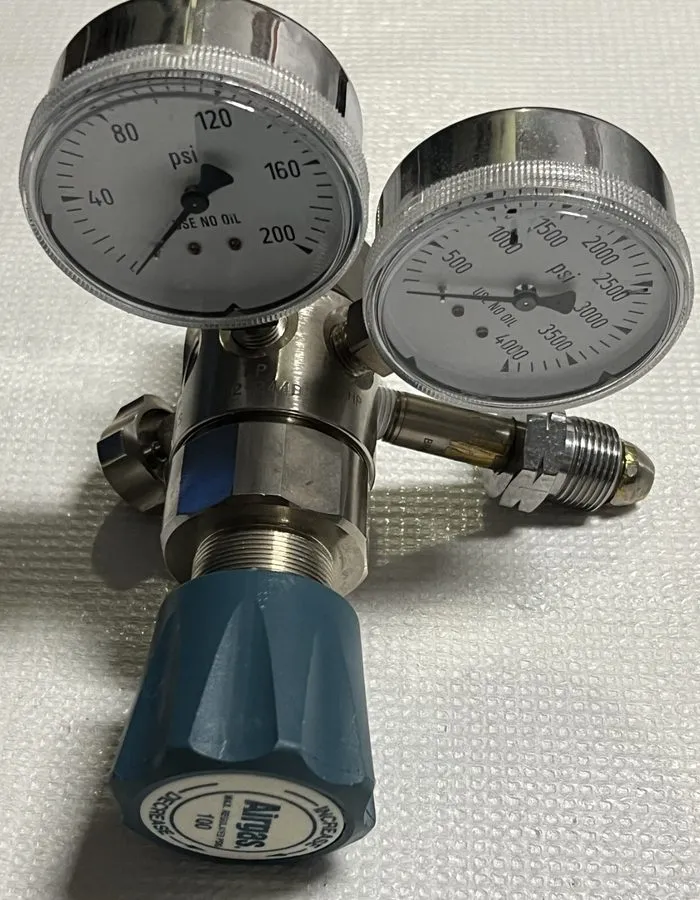 Трубопроводная арматура Helium / Nitrogen / Argon Gas Regulator Airgas PN Y12-24