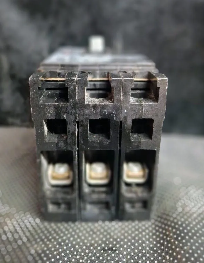 Автоматический выключатель Siemens Sentron Series 3 pole circuit breaker 20A 480