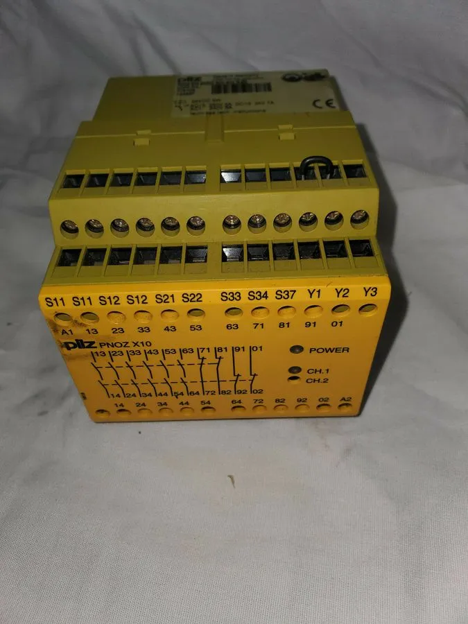 Реле безопасности Pilz PNOZ X10 24VDC Safety Relay 2494