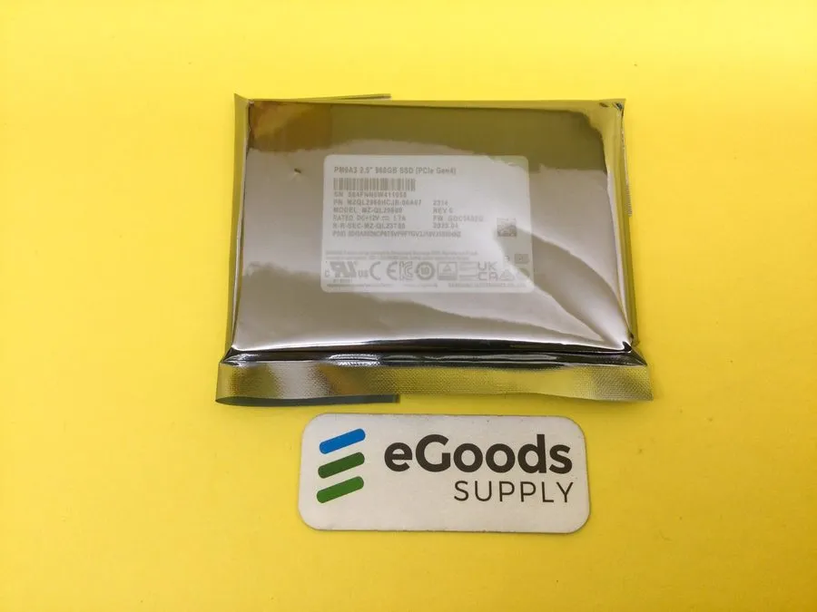 SSD-накопитель Samsung PM9A3 960GB PCI-E Gen4 x4 NVMe 2.5'' U.2 SSD MZ-QL29600 4
