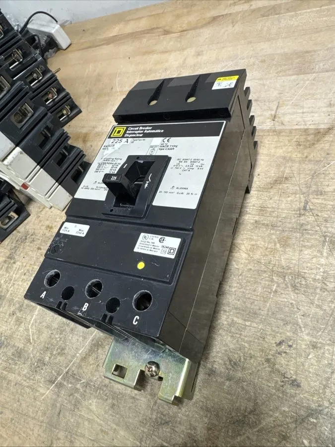 Автоматический выключатель Square D KA36225 I-Line Circuit Breaker 225 AMP 600 V