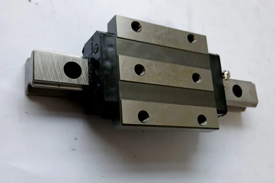 Линейная направляющая THK HSR20HA1SSC1M+160LM LINEAR RAIL + GUIDE BLOCK (BR4C.4b