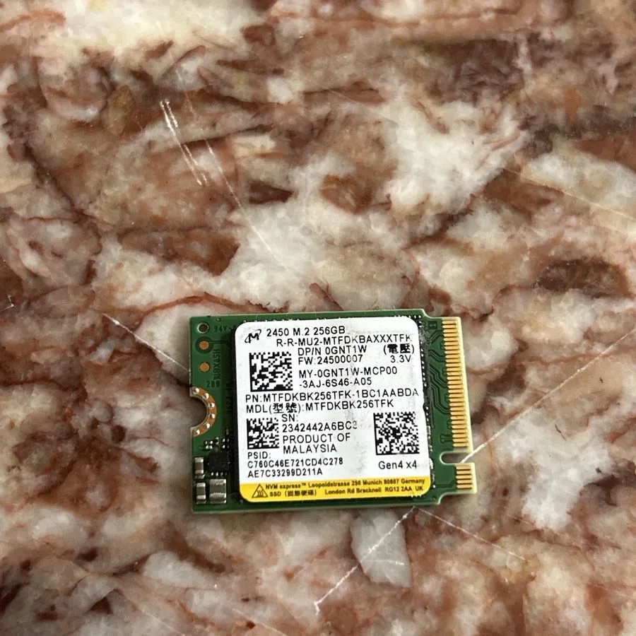 SSD-накопитель { x} Micron 2450 256GB M.2 2230 PCIe Gen4 x4 NVMe SSD MTFDKBK256T