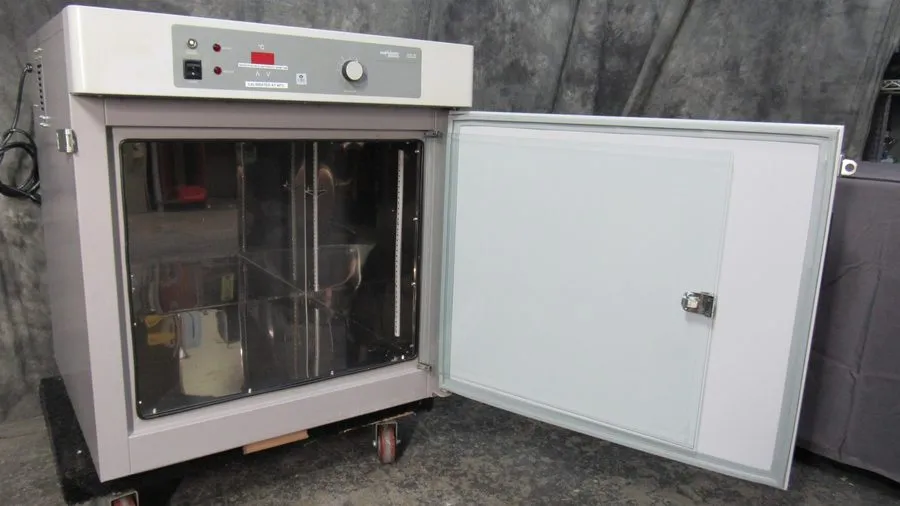 Инкубатор VWR Shel Lab 1535 6.7cu.ft Digital Laboratory Incubator/Oven; to 70°C, — фото лота 2