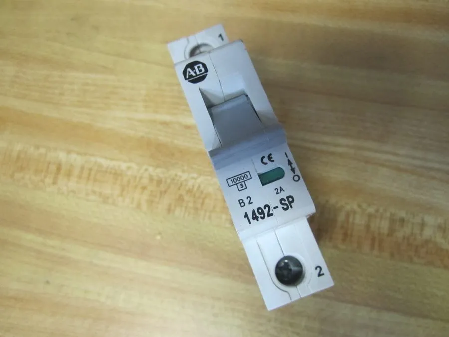Автоматический выключатель Allen Bradley 1492-SP-1B100 Circuit Breaker 2A