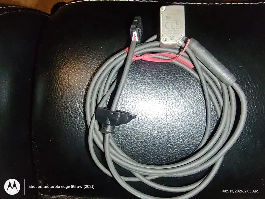 Датчик Keyence LR-XH100 Compact Laser Sensor Separate Amplifier