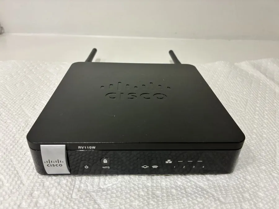 Маршрутизатор Network Router Wireless VPN Firewall Cisco RV215W 4 Port 10/100 Sw