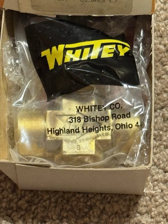 Клапан Swagelok Whitey B-18VF8 Integral Bonnet Needle Valve — фото лота 2