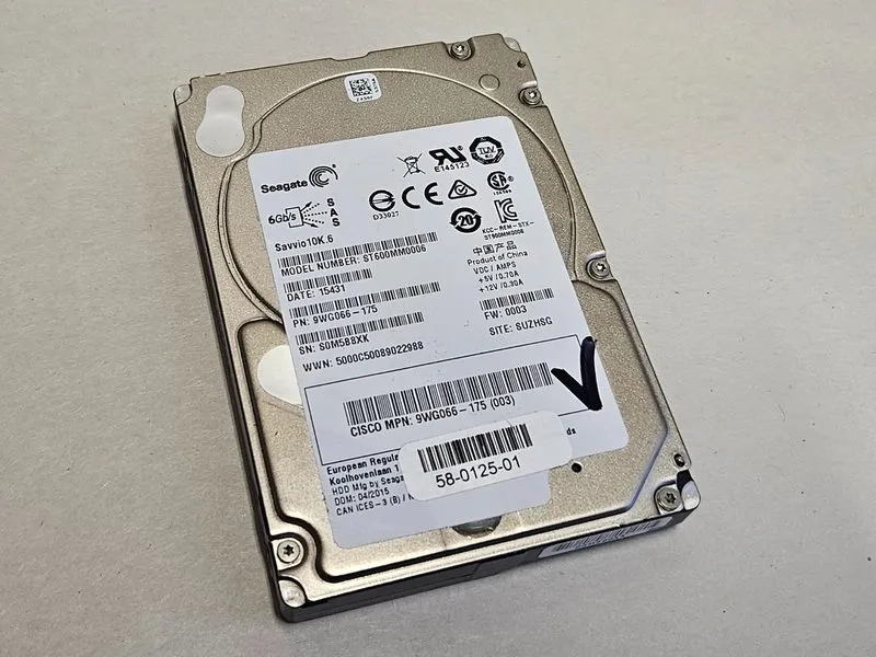 Жёсткий диск Dell 600GB ST600MM0006 10K SAS 6Gb/s 2.5" SFF Enterprise HDD 7YX58  — фото лота 1