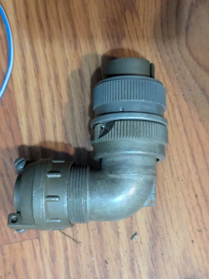 Разъём Amphenol 90 Degree Connector MIL-C-5015 Shell Size 18 10#16 Sockets