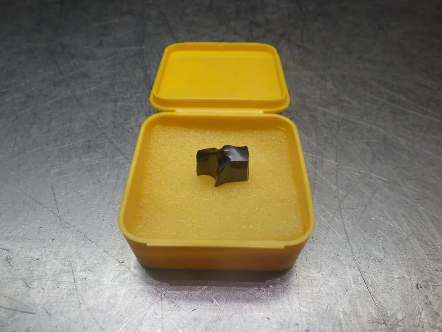 Режущий инструмент Kennametal 13mm Drill Insert KSEM1300LDM KC7215 (LOC1171A)
