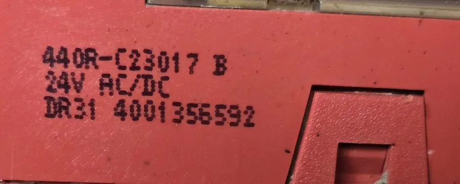Реле безопасности Allen-Bradley 440R-C23017 Safety Relay MSR6R/T 24V AC/DC Ser B — фото лота 1