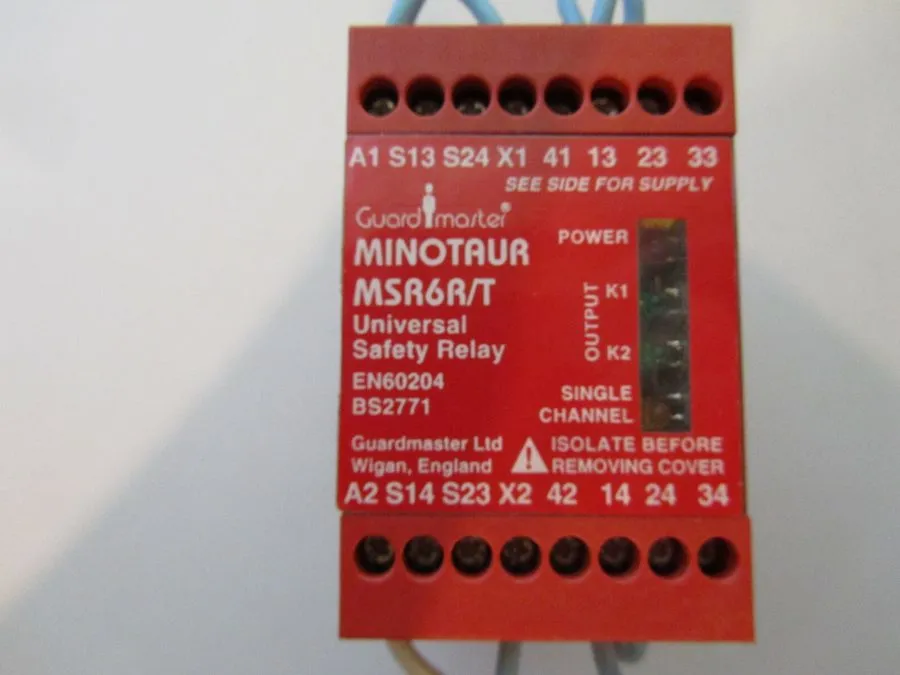 Реле безопасности GUARDMASTER MSR6R/T 23017 SAFETY RELAY ALLEN BRADLEY MADE IN U