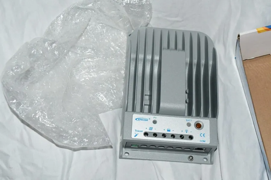 Аккумулятор Epever 20A MPPT Solar Charge Controller Tracer BN Series tracer2215b — фото лота 1