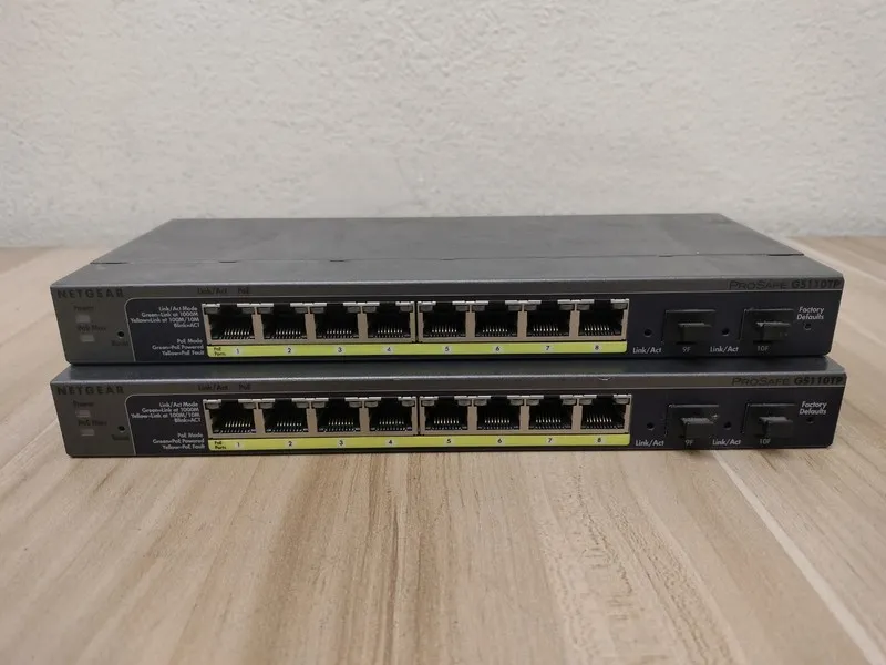 Коммутатор NETGEAR GS110TPv3 8 Port Gigabit PoE+ Ethernet Smart Switch 2 SFP GS1
