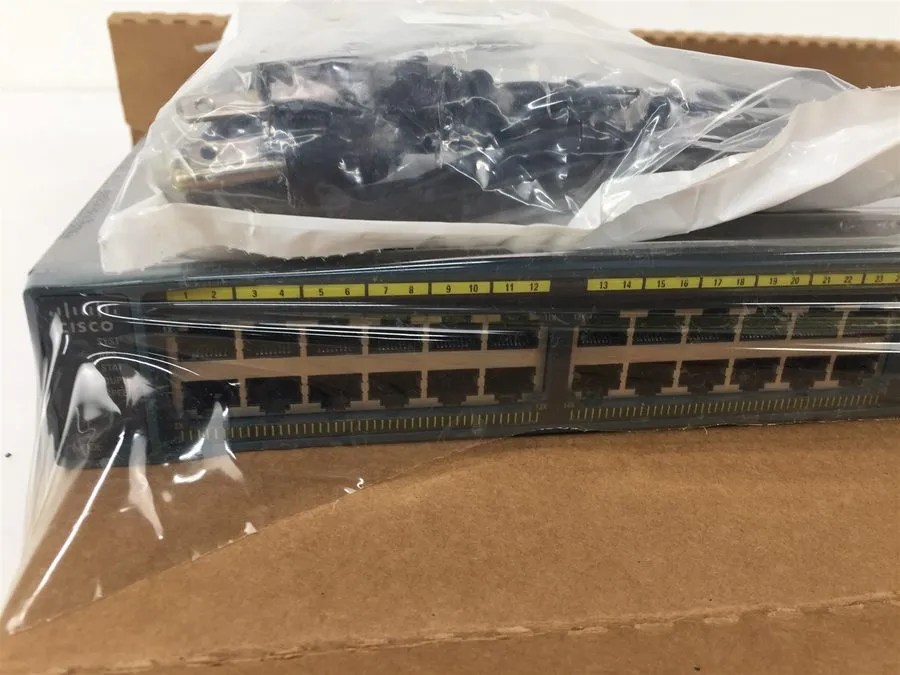 Коммутатор Cisco Catalyst 2960 Series WS-C2960-48TT-L V04 48-Port Ethernet Switc