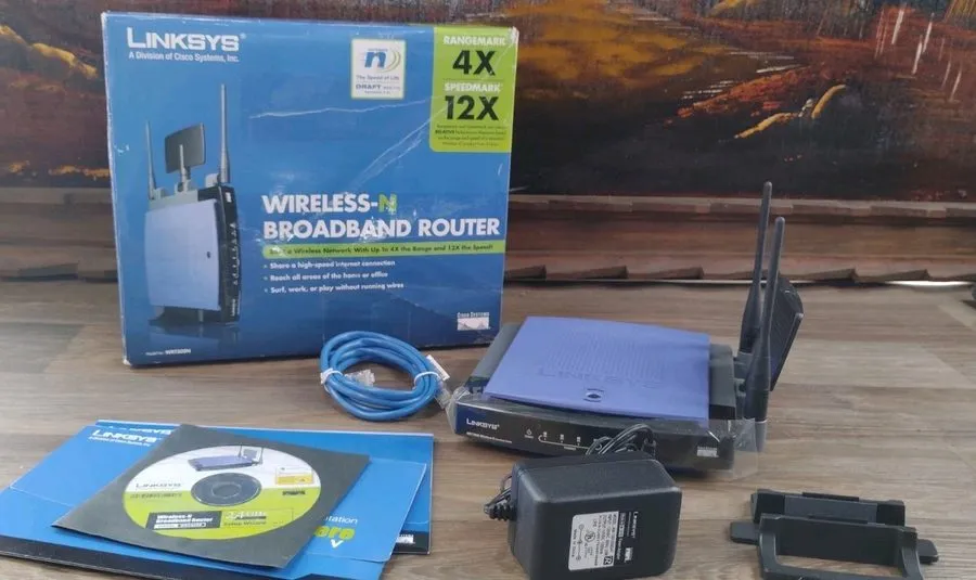 Маршрутизатор Linksys WRT300N 270 Mbps 4-Port Gigabit Wireless N Router