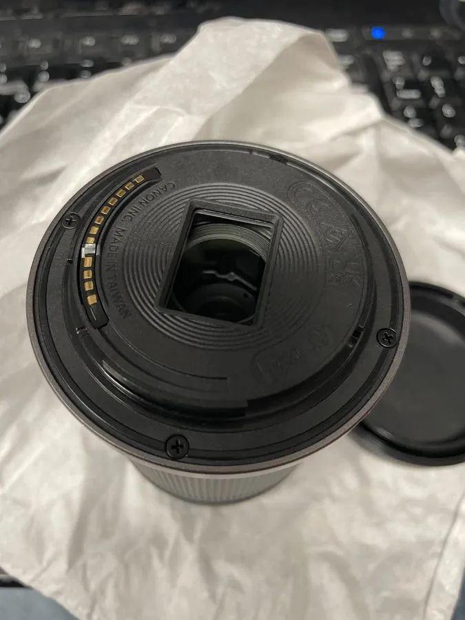 Объектив Canon RF-S 55-210mm f/5-7.1 IS STM Telephoto Lens Bundle