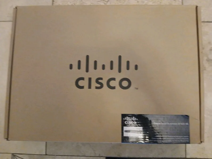 Коммутатор Cisco SF500-48-K9 48-Port Stackable Managed Switch
