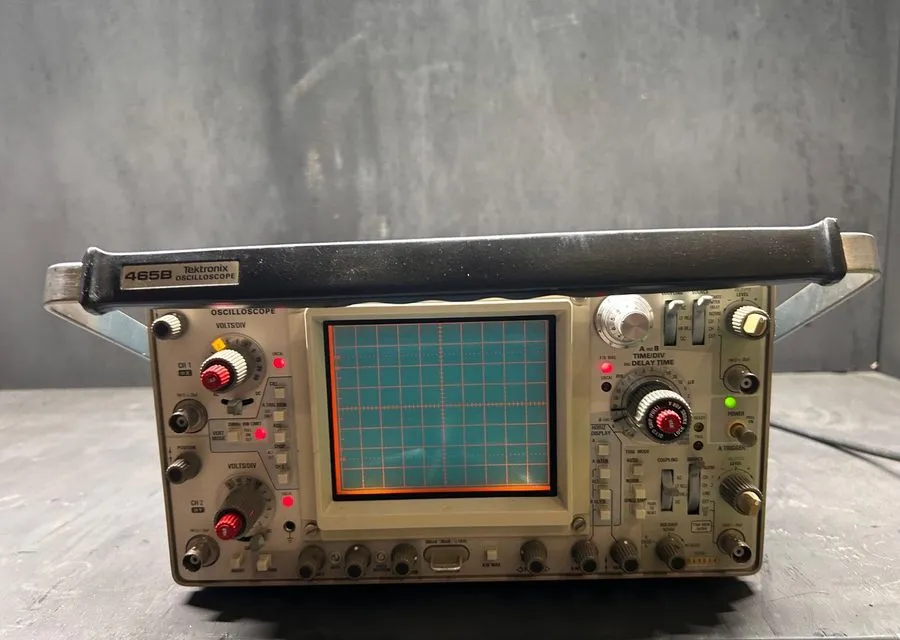 Осциллограф TekTronix 465B 100MHZ 2 Channel Oscilloscope W/ Pouch