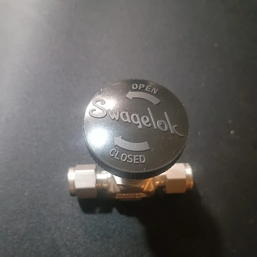 Клапан PC X Swagelok SS-1RS4 SS Integral Bonnet Needle Valve, UK#350 — фото лота 1