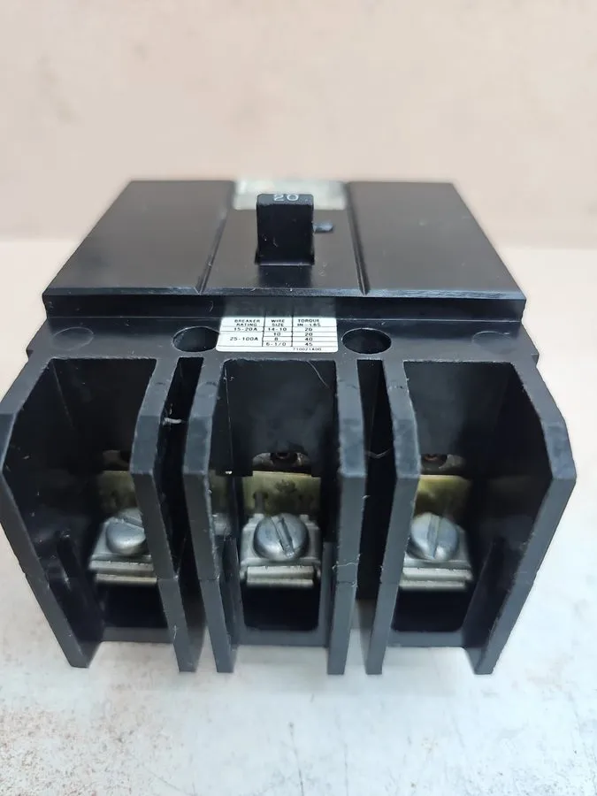 Автоматический выключатель Siemens BQCH3B020 20 Amp 3 Pole 277/480V Bolt On Circ