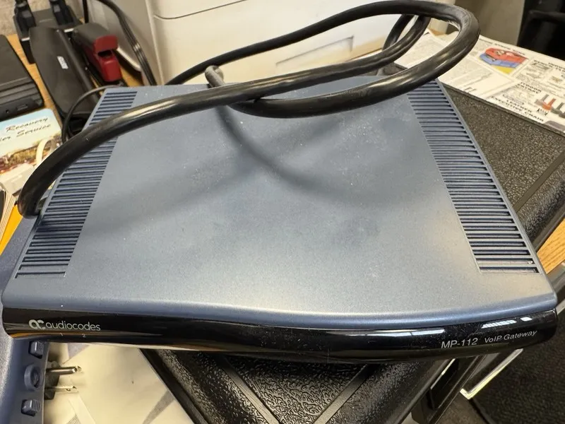 VoIP-шлюз Audiocodes MP-112 FXS 2 Ports VoIP Gateway AS IS — фото лота 1