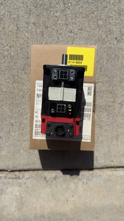 Серводвигатель Fanuc AC Servo Motor BiS 0.4/5000 A06B-0114-B804