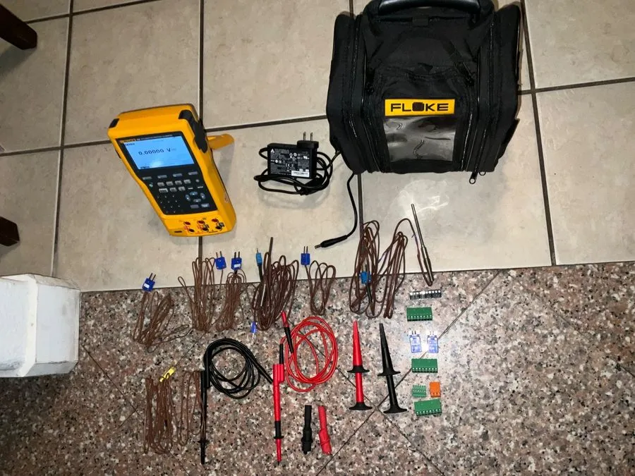 Калибратор Fluke 753 Multifunction Documenting Process Calibrator — фото лота 2