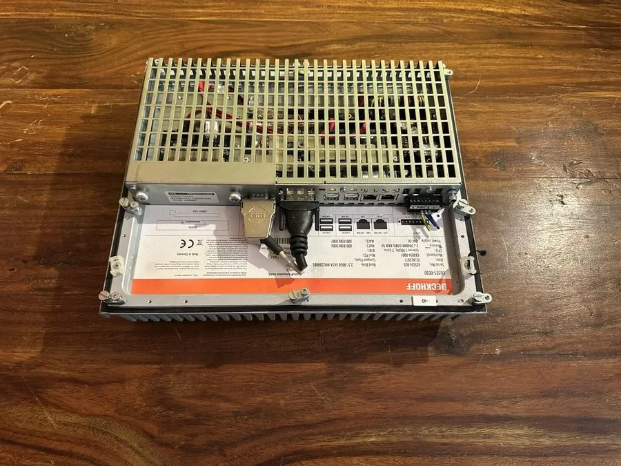 Промышленный компьютер BECKHOFF C6525-0030 Built-in Industrial PC 24VDC CB3054-0