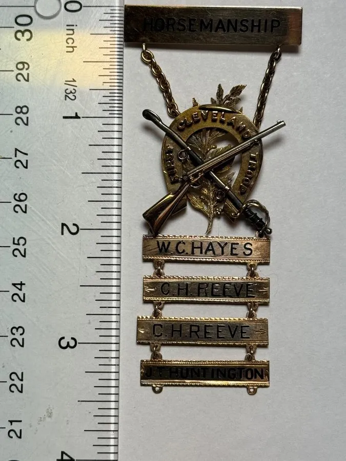 Лабораторный прибор 1885-94, 1st CLEVELAND TROOP, HORSEMANSHIP BADGE, 14K GOLD,  — фото лота 1