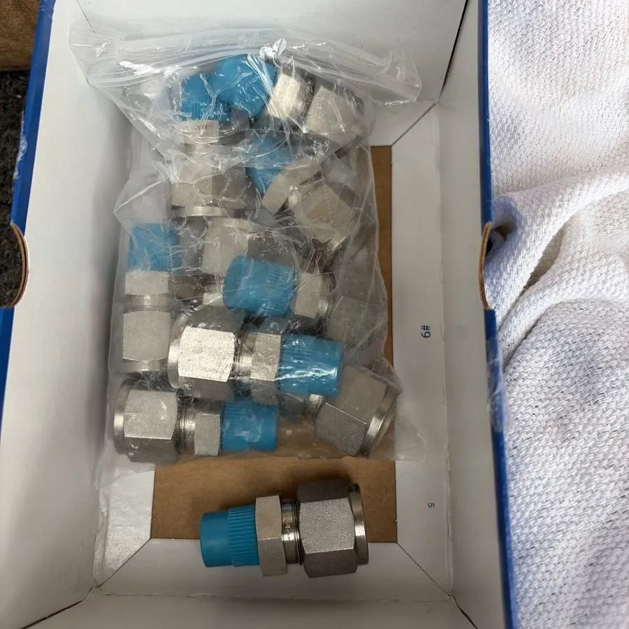 Разъём Swagelok Connector Fitting, 1/2" Tube x 1/4" Male NPT, SS-810-1-4
