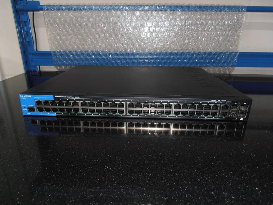 Коммутатор Linksys LGS552P Managed Gigabit Ethernet PoE+ 52 Port Network Switch