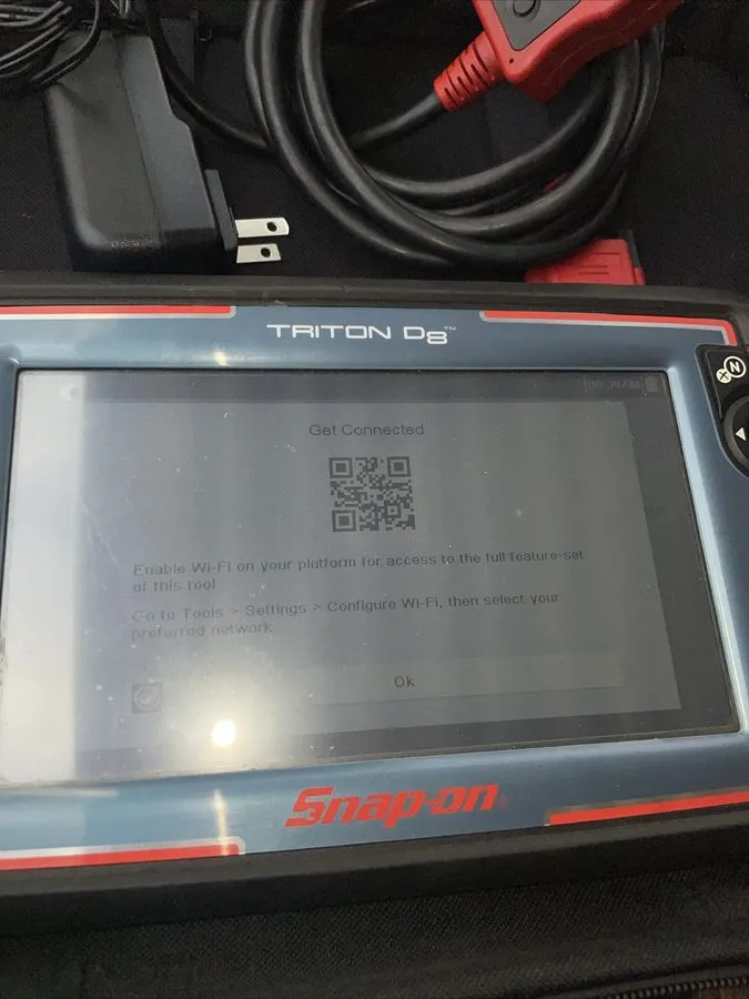 Диагностический сканер Snap-On EEMS343 Triton D8 version 23.2.0 OBD2 Scanner w/C — фото лота 1
