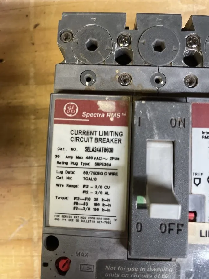 Автоматический выключатель GE Circuit Breaker SELA24AT0030 2 Pole 30A 480VAC 65k