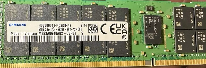 Модуль памяти Samsung 64GB RAM 2Rx4 PC4-2933Y-RA2-12-DC1 Server Memory