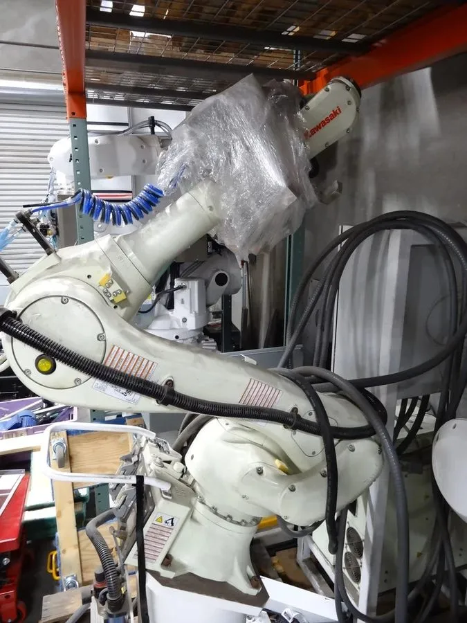 Робот 2017 Kawasaki RS020N 6-Axis Industrial Robot with Lathe Machine Tending To — фото лота 1