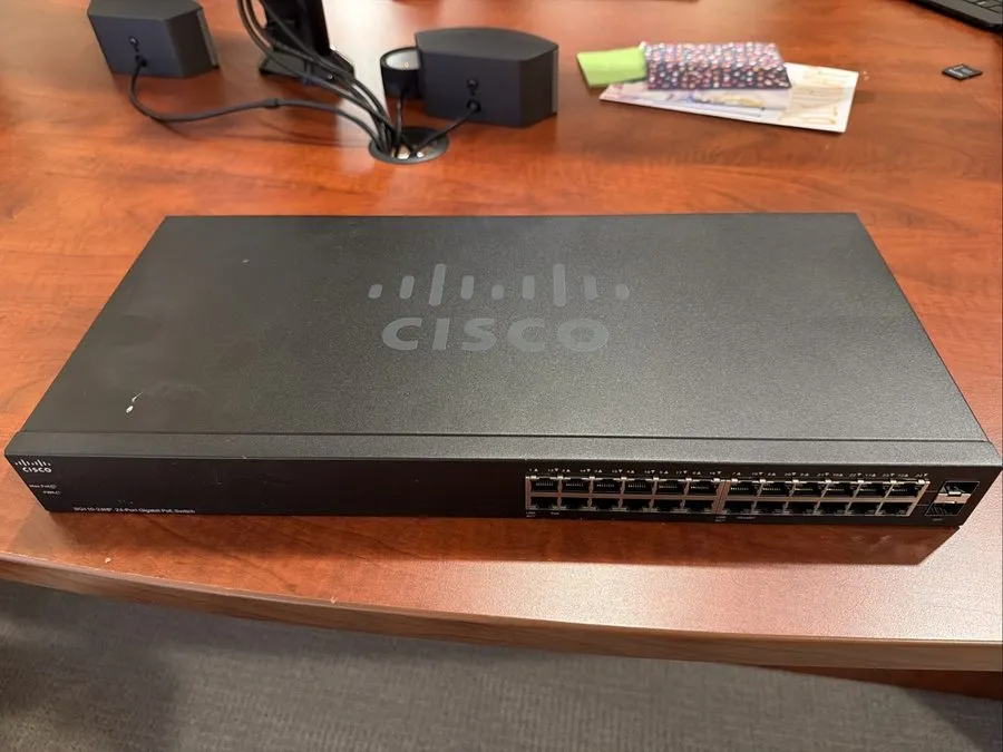 Коммутатор Cisco SG110-24HP 24-Port Gigabit PoE Unmanaged Switch 100W 2x SFP
