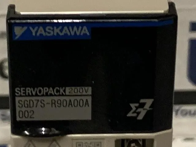 Сервопривод YASKAWA SGD7S-R90A00A002 Servo Drive