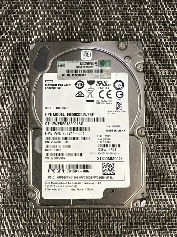 Сервер HPE 300GB 10K SAS 12G 2.5 Server HDD EG000300JWEBF 869714-001 ST300MM0048