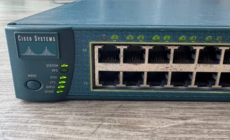 Коммутатор Cisco Catalyst 3500 Series XL WS-C3524-XL-EN 24 Port Ethernet Switch — фото лота 3