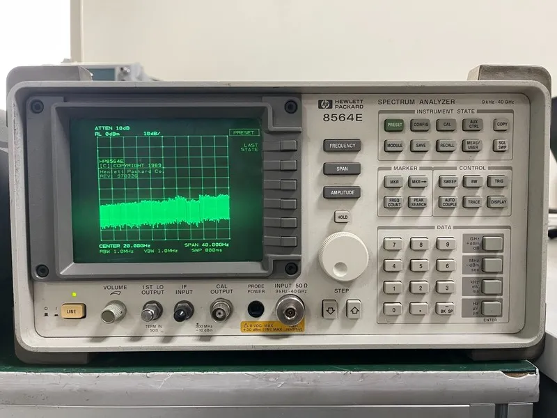 Анализатор спектра HP Agilent 8564E 9KHz 40GHz Spectrum Analyzer w/ 85620A modul