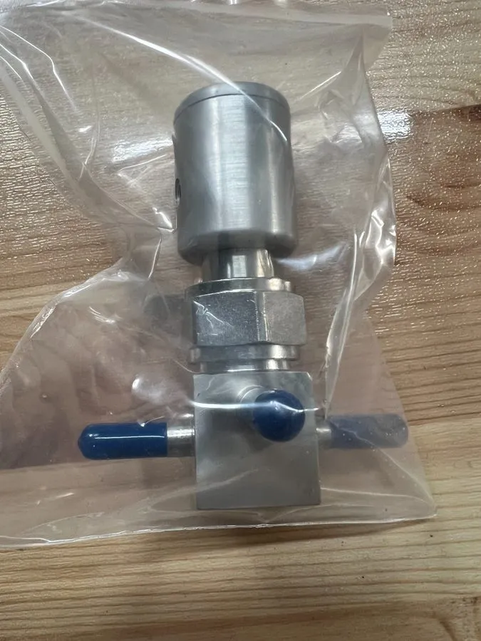 Клапан SWAGELOK NUPRO SS-BNA-333-DU-C Diaphragm Valve, 1/4" Tube Weld — фото лота 1